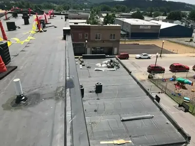 Downtown commercial flat roof installation